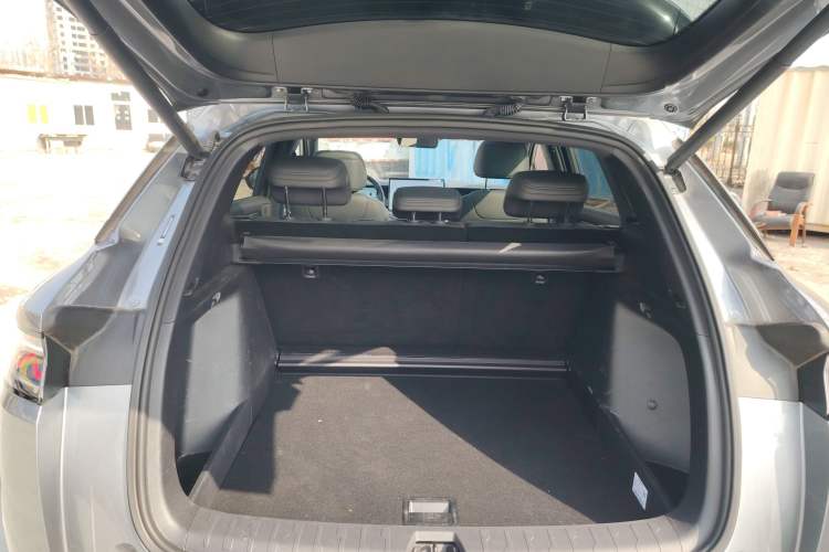 Used BYD Song L DM-i 2025 Intelligent Driving Version 112 km Beyond-Range Type
