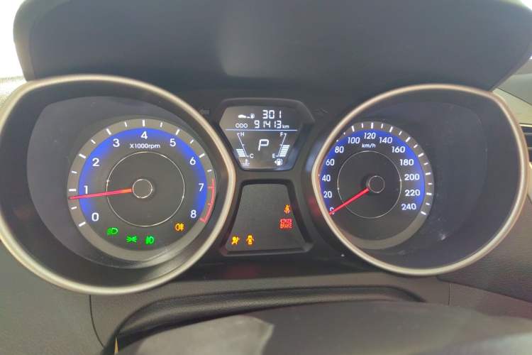 Used Hyundai Elantra 2016 1.6L Automatic Smart Version
