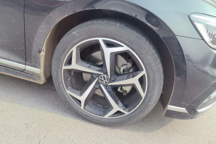 Used Volkswagen Magotan 2023 2 Million Units Limited Edition 330TSI DSG Leading Version