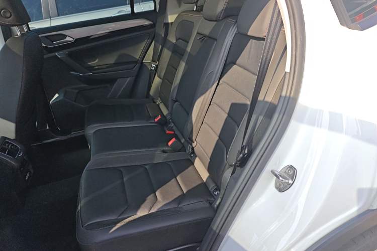 Used Volkswagen Tayron 2019 330TSI Two-Wheel-Drive Luxury Version China V Emission Standard
