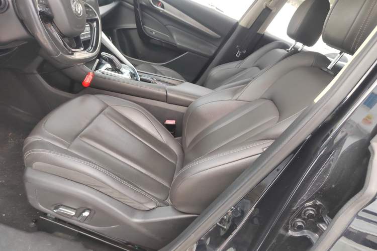 Used Dongfeng Aeolus AX7 2020 1.6T Automatic AI Navigation Model China VI Standard
