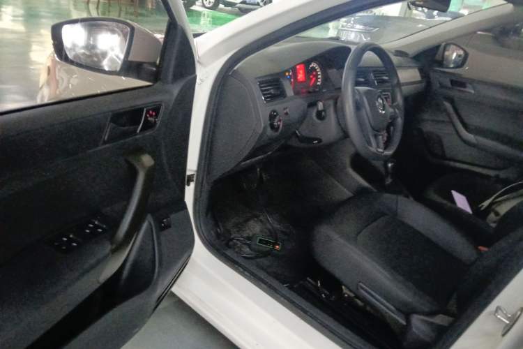 Used Volkswagen Santana 2016 1.6L Automatic Fashion Edition
