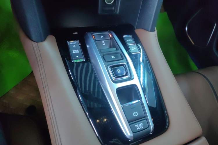 Used Honda UR-V 2020 370TURBO Two-Wheel Drive Luxury Edition
