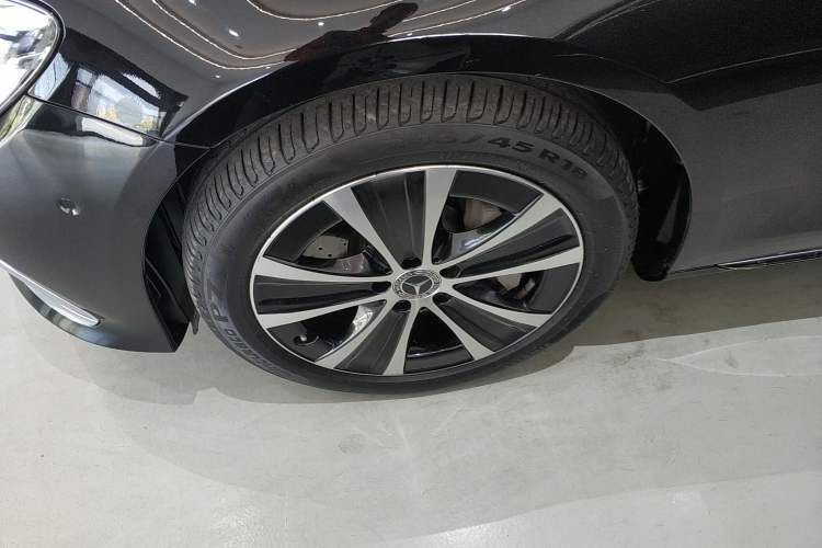 Used Mercedes-Benz E-Class New Energy 2022 E 350 e L Plug-in Hybrid Sedan
