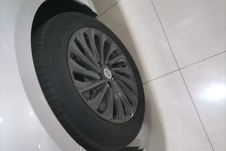 Used Buick LaCrosse 2025 28T Platinum Edition
