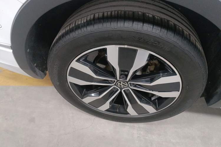 Used Volkswagen Tiguan L 2024 330TSI Automatic Two-Wheel Drive R-Line Enhanced Edition