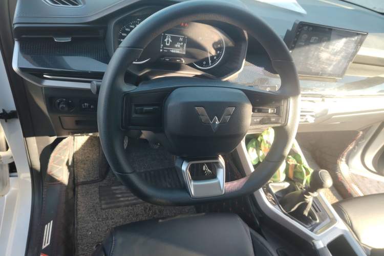 Used Wuling Jiachen 2022 1.5L Manual Enjoyment Elite Model
