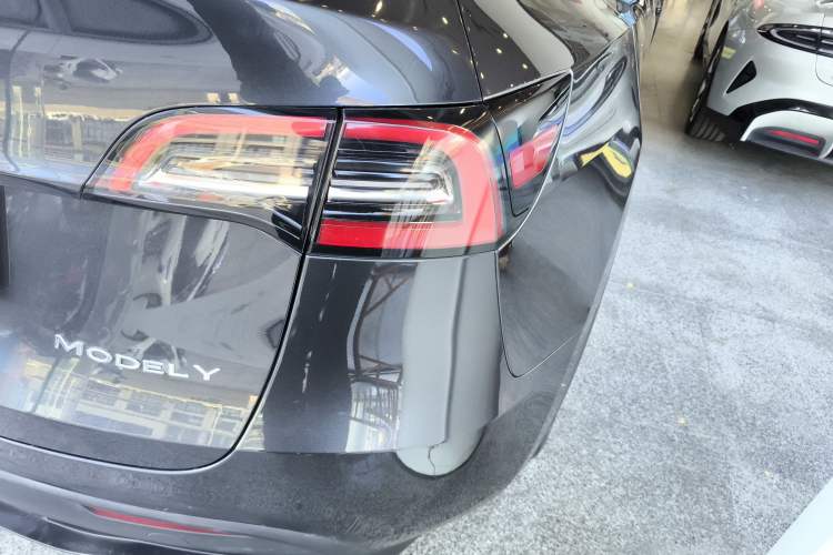 Used Tesla Model Y 2024 Rear-Wheel-Drive Version
