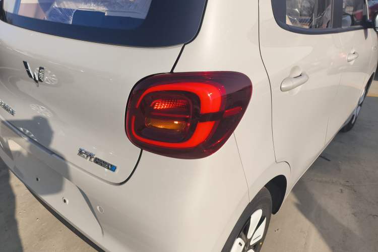 Used Wuling Hongguang MINIEV 2025 Four-Door Version Advanced Edition
