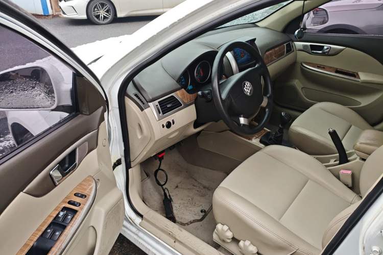 Used Buick Excelle 2015 1.5L Manual Classic Trim
