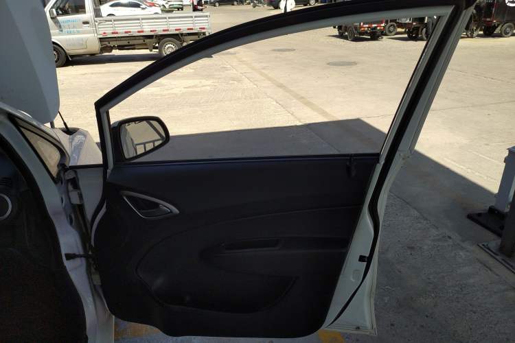 Used Chevrolet Sail 2013 Sedan 1.2L Manual Fashionable Happiness Edition
