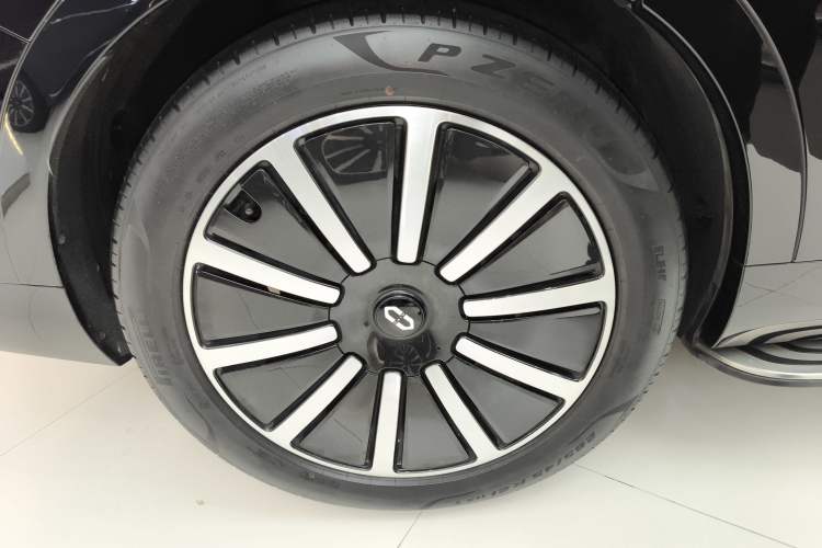 Used Hima AITO M9 2024 Range-Extended Ultra Version 42 kWh 6-Seater Model
