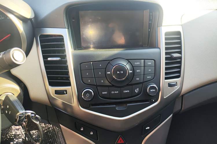 Used Chevrolet Cruze 2015 1.5L Classic SL MT
