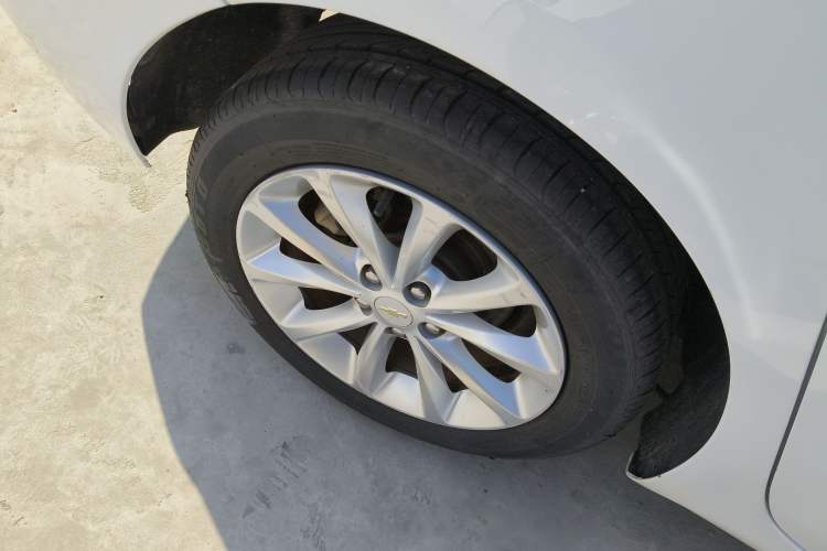 Used Chevrolet Cruze 2017 1.5L Automatic Pioneer Sunroof Edition
