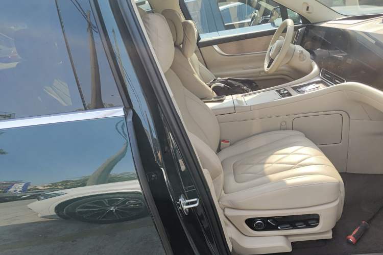 Used Hima AITO M9 2024 Range-Extended Ultra Version 42 kWh 6-Seater Model
