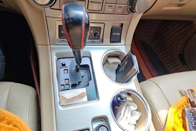 Used Toyota Highlander 2012 2.7L Two-Wheel Drive 7-Seater Luxury Edition