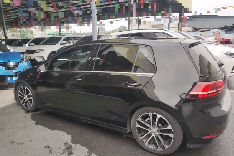 Used Volkswagen Golf 2016 1.4TSI Automatic R-Line
