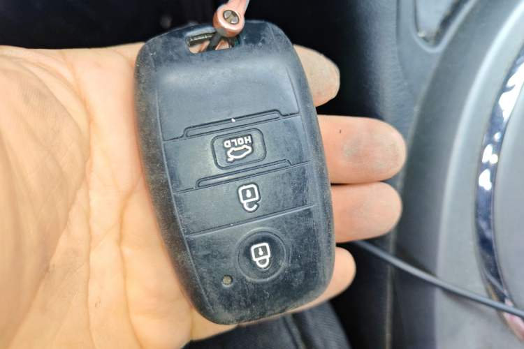 Used Kia Sportage R 2015 2.0L Automatic Two-Wheel Drive DLX Model
