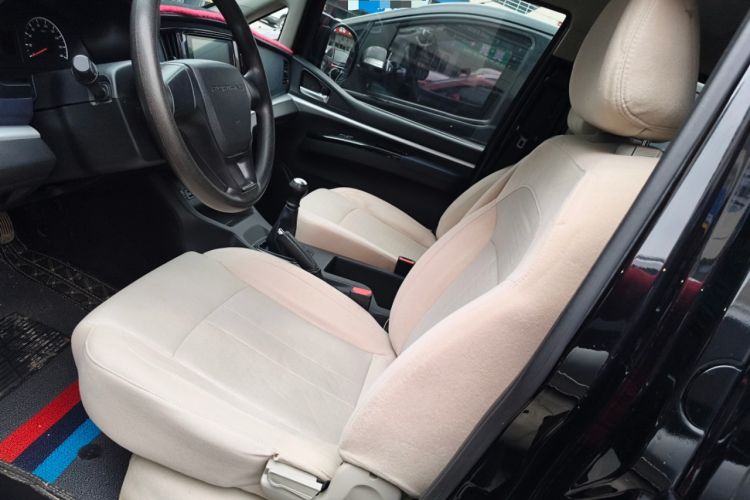 Used FORTHING Lingzhi 2023 M5L 1.6L Base Model 7 Seats
