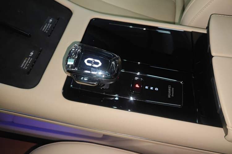 Used Hima AITO M7 2024 1.5T Intelligent Driving 4WD Max Edition 5 Seats
