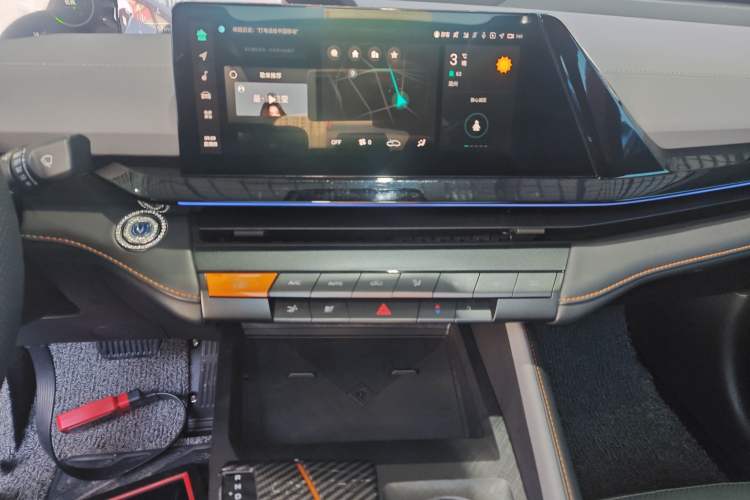 Used Changan UNI-V 2022 1.5T Prestige Version
