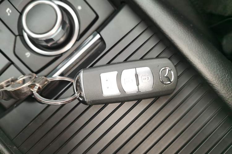 Used Mazda Mazda 3 Axela 2017 Sedan 1.5L Automatic Luxury Model Emission Standard China V
