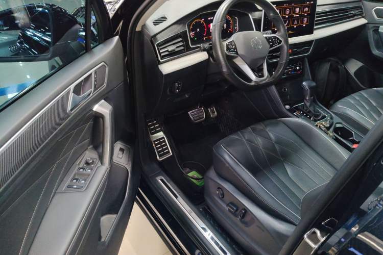 Used Volkswagen Tiguan L 2022 330TSI Automatic Two-Wheel Drive R-Line Enhanced Edition
