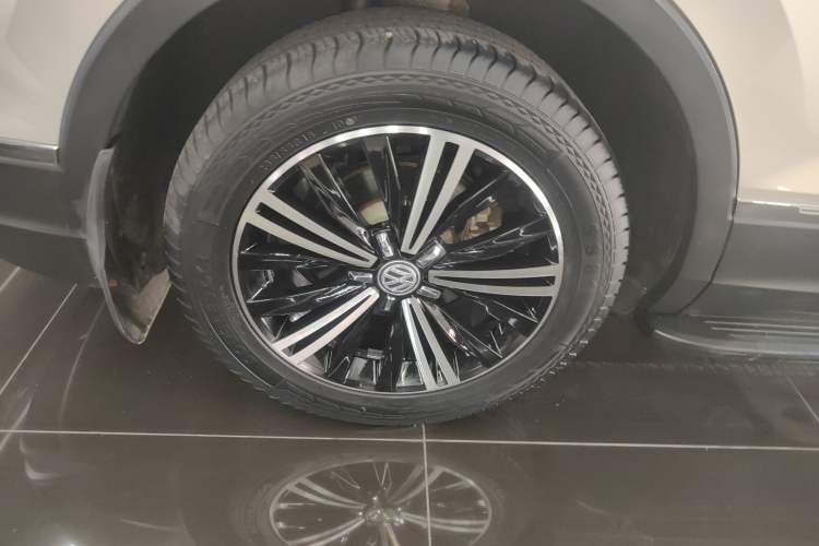 Used Volkswagen Tiguan L 2019 330TSI Automatic Two-Wheel Drive Panoramic Comfort Edition China V Standard