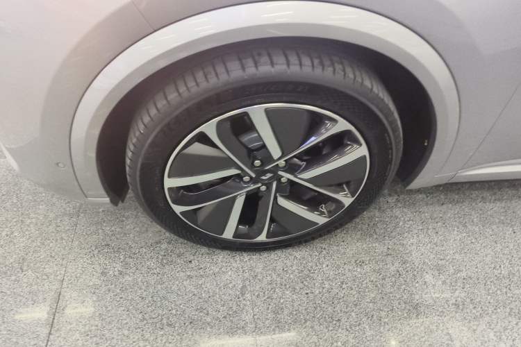 Used Li Auto L9 2022 Max model