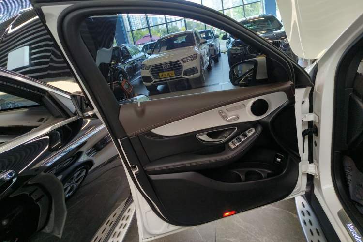 Used Mercedes-Benz GLC 2020 Facelifted GLC 260 L 4MATIC Dynamic Edition
