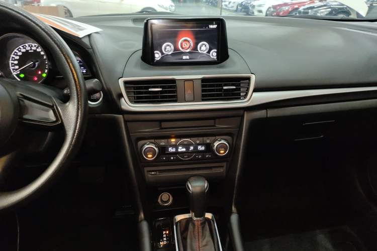 Used Mazda Mazda 3 Axela 2017 Sedan 1.5L Automatic Luxury Model Emission Standard China V
