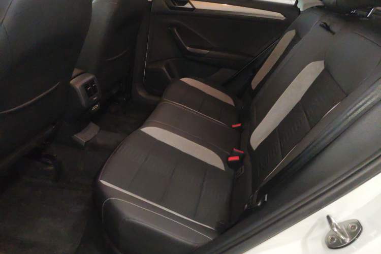 Used Volkswagen T-ROC 2018 230TSI DSG Two-Wheel Drive Advanced Version China V Standard