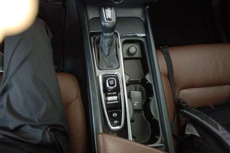 Used Volvo XC60 2018 T5 4x4 Zhiyi Edition
