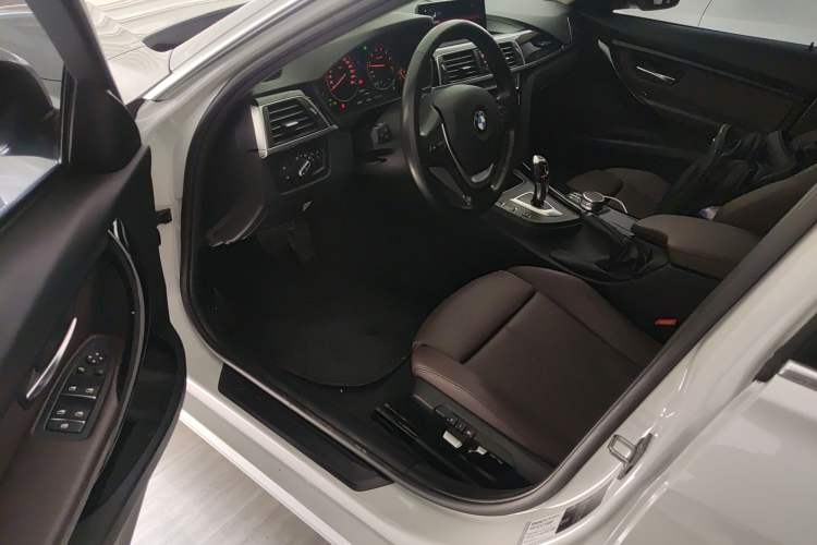 Used BMW 3 Series 2019 320Li Fashion Model
