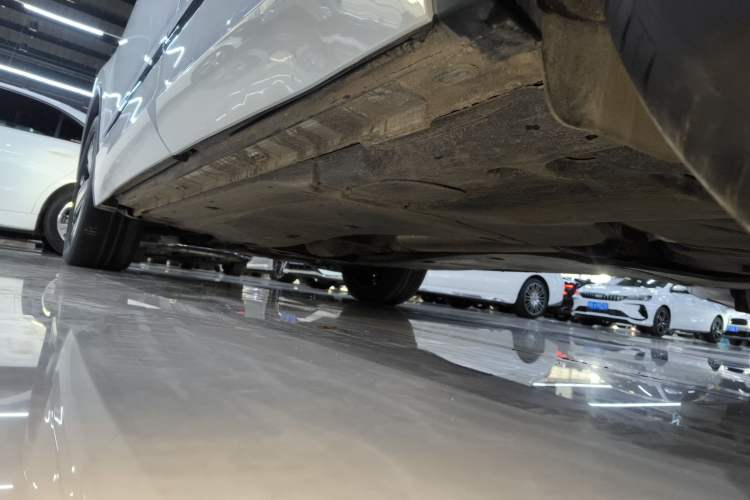 Used Volkswagen Tiguan L 2023 Restyled 330TSI Automatic Two-Wheel Drive R-Line Enhanced Comfort Version
