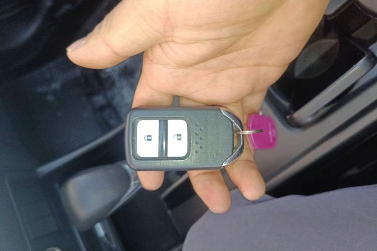 Used Honda Jade 2017 1.8L automatic Comfort version 5 seats
