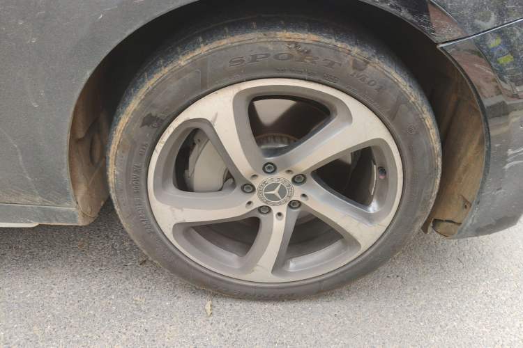 Used Mercedes-Benz E-Class 2019 E 300 L Sporty and Stylish Model
