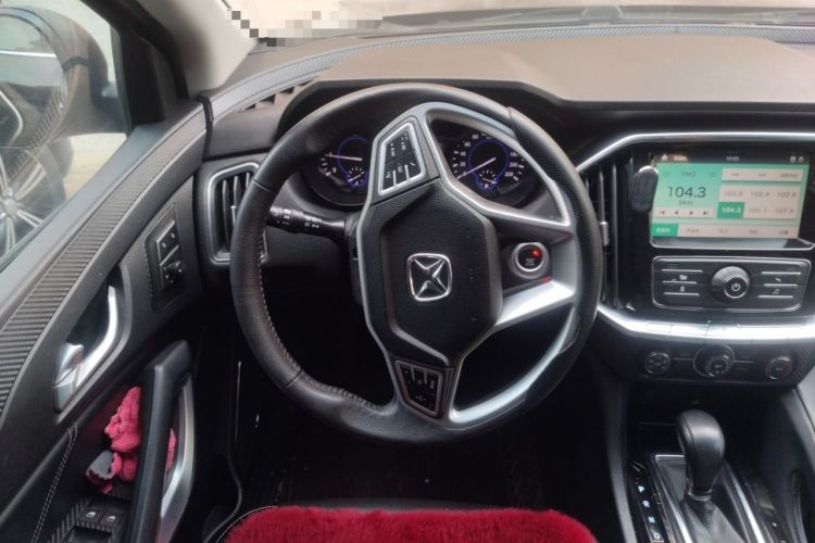 Used JMC Yusheng S350 2016 2.0T Automatic Two-Wheel Drive Gasoline Luxury Version with Sunroof 5 Seats