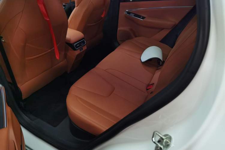 Used Geely Auto Emgrand X7 Sport 2026 Model 1.5TD Beloved
