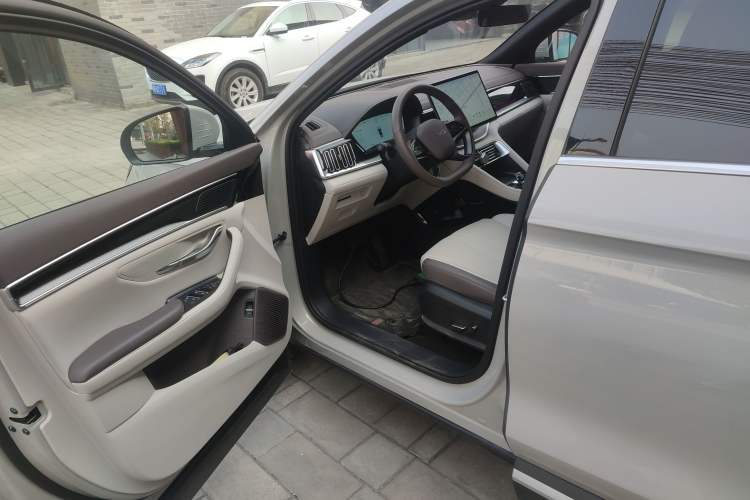 Used BYD Song PLUS New Energy 2025 EV Intelligent Driving Version 520km Premium Model
