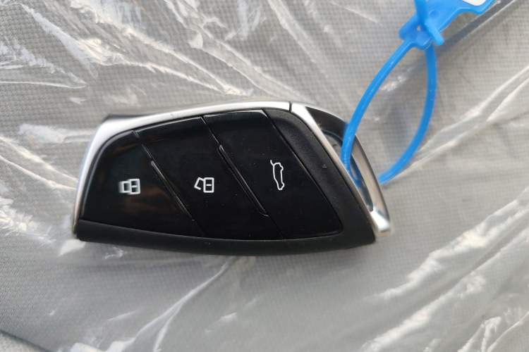 Used SAIC MAXUS Dana V1 
