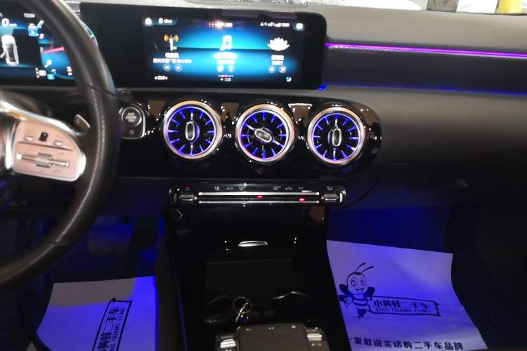 Used Mercedes-Benz A-Class 2022 Revised Version A 200 L Sport Sedan Fashionable Style