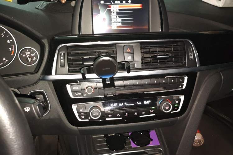 TDK.VehicleDetails.img