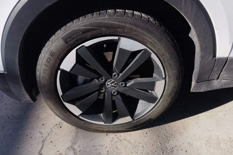 Used Volkswagen Tacqua 2023 200TSI DSG Joy-Connect Edition