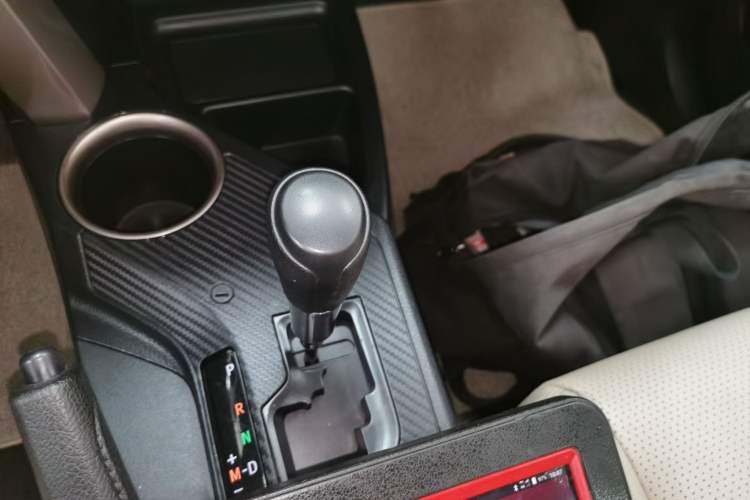 Used Toyota RAV4 2015 2.0L CVT Two-Wheel Drive Fashion Edition