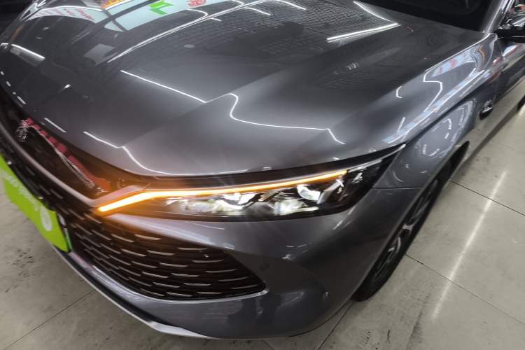 Used BYD Qin L 2025 DM-i Smart Drive 120KM Superior Model
