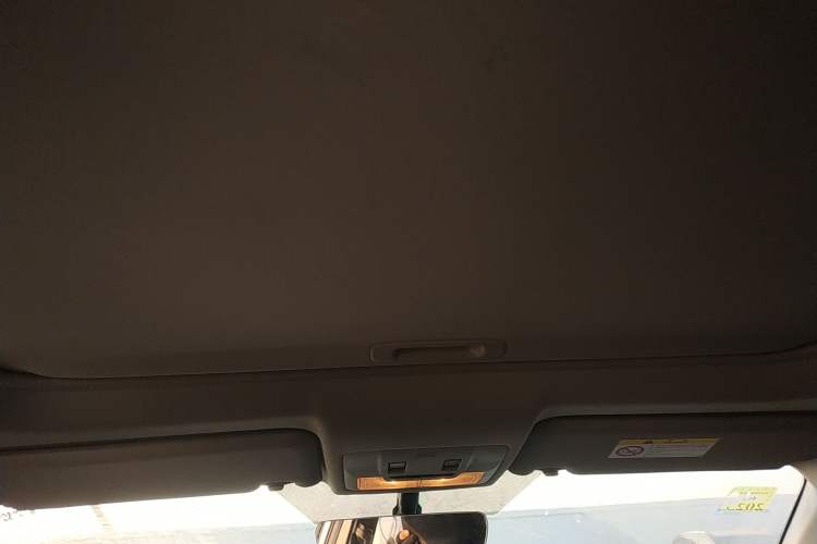 Used Toyota RAV4 2015 2.0L CVT Four-Wheel Drive New Edition
