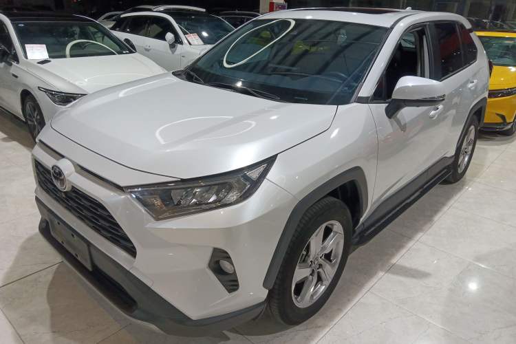 Used Toyota RAV4 2021 2.0L CVT Two-Wheel Drive Fashion PLUS Edition
