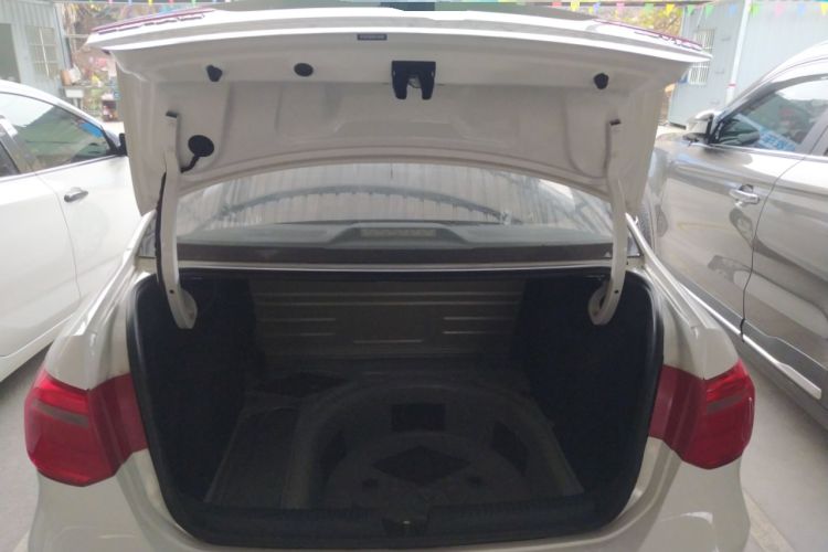 Used Volkswagen Jetta 2015 1.6L Manual Fashion Edition