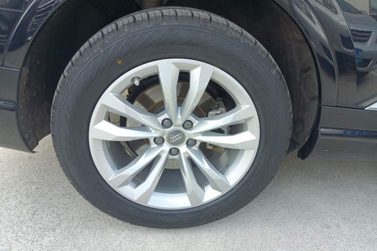 Used Audi Q7 2019 45 TFSI Comfort Model
